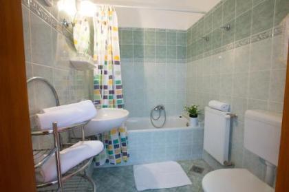 Helios Apartman Hotel - image 10