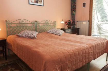 Bellevue Budapest B&B - image 1