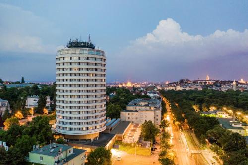 Danubius Hotel Budapest - image 2