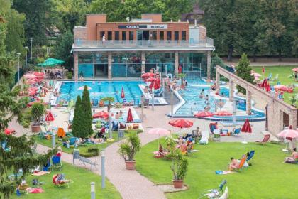 Holiday Beach Budapest Wellness Hotel with Sauna Park - image 13