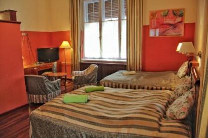 Evergreen Budapest Guest House - image 10