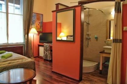 Evergreen Budapest Guest House - image 11