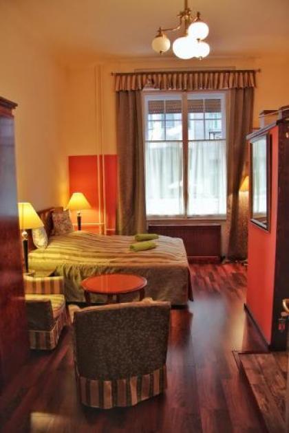 Evergreen Budapest Guest House - image 13