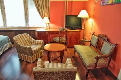 Evergreen Budapest Guest House - image 9