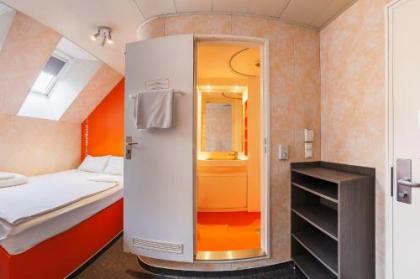 easyHotel Budapest Oktogon - image 14