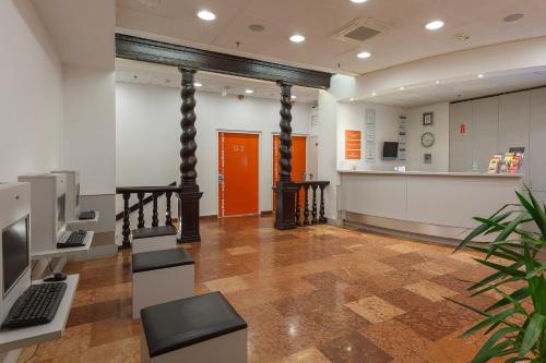 easyHotel Budapest Oktogon - image 3