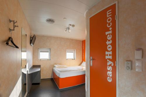 easyHotel Budapest Oktogon - image 7