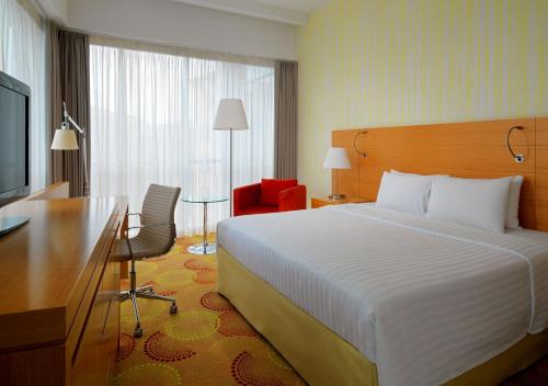 Courtyard by Marriott Budapest City Center - image 2