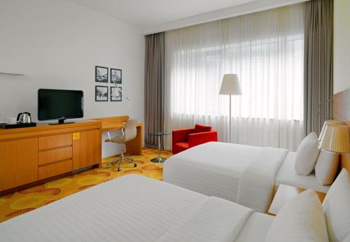 Courtyard by Marriott Budapest City Center - image 4