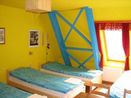 7x24 Central Hostel - image 19