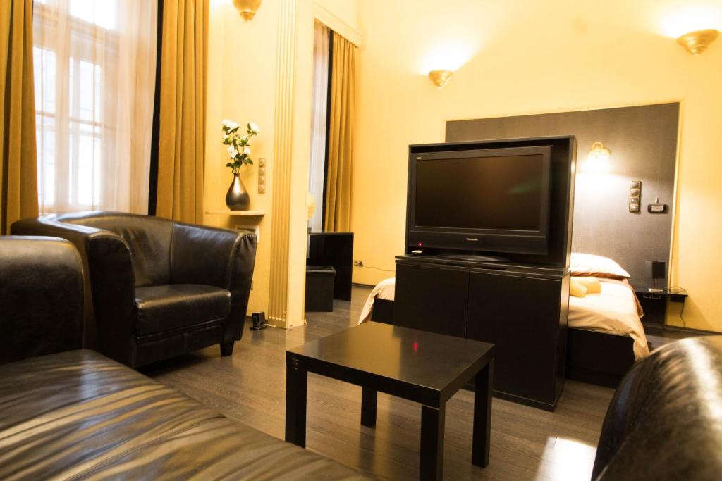 Budapest Royal Suites - image 3