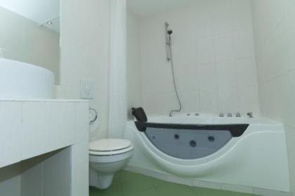 Budapest Bed and Breakfast - image 18