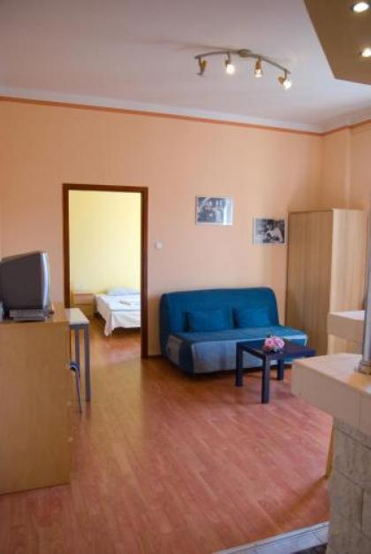 Deak Apartment - image 13