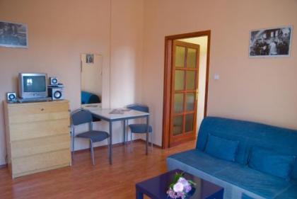 Deak Apartment - image 8