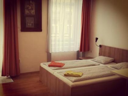 Capital Guesthouse Budapest - image 2