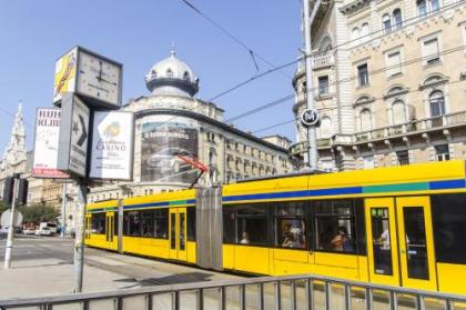 Authentic Budapest Apartment - image 14