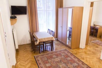 Authentic Budapest Apartment - image 5