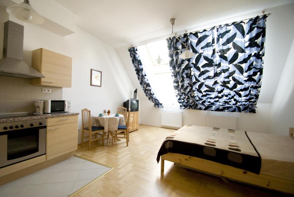 Gozsdu Spacious Apartment - main image