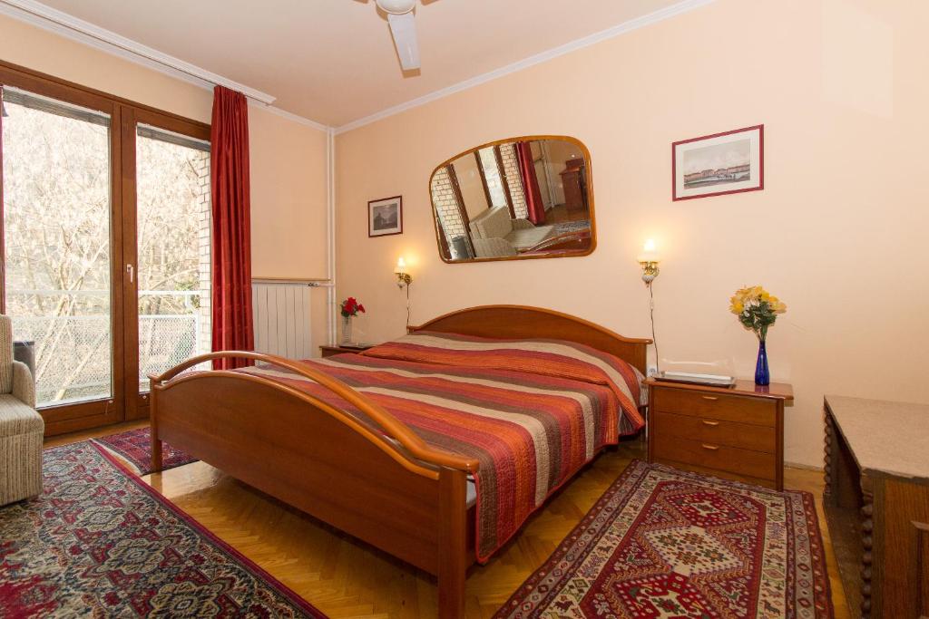 Budavar Bed and Breakfast - main image