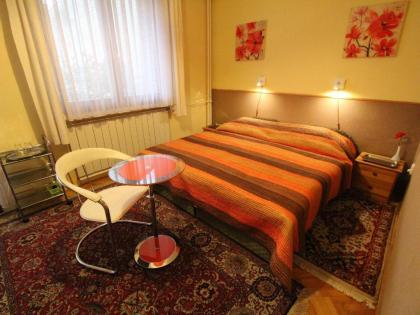 Budavar Bed and Breakfast - image 10