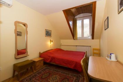 Budavar Bed and Breakfast - image 19