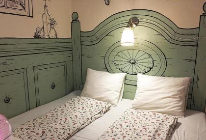 Lavender Circus Hostel Doubles & Ensuites - image 7