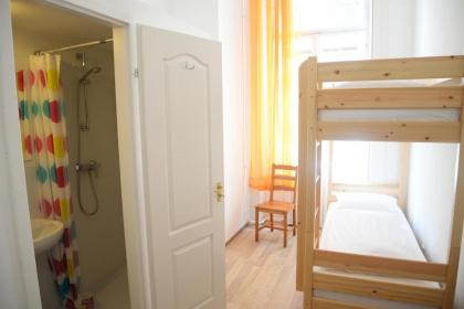 Toucan Hostel Budapest - image 1