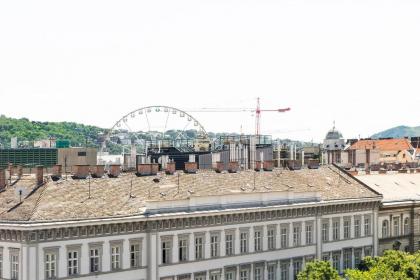 Helena apartment with view on St. Stephan's Basilica - image 18