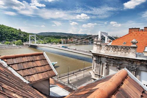 Riverside flat with King Castle view - image 5