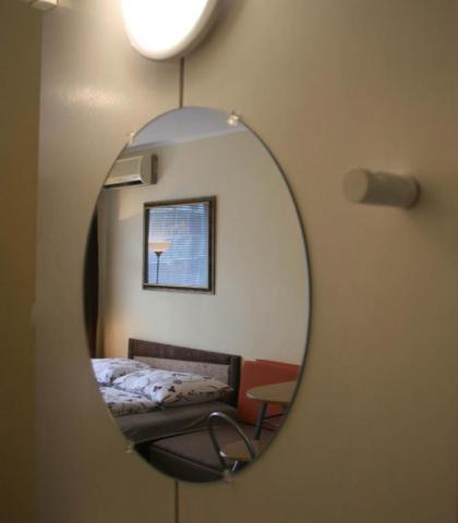 Margaret Bridge Studio Apartment - image 10