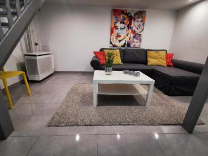 Keleti Studio Apartman - image 12