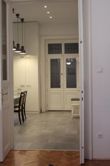 Christoph's Central Apartment - image 14