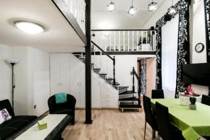 Terez 22 Design Apartment - image 16