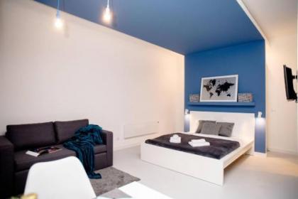 Cute new and modern apartment in the center - image 19