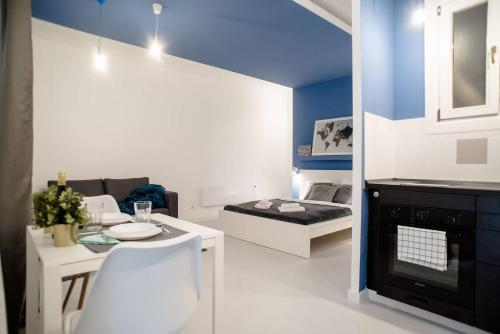 Cute new and modern apartment in the center - image 2