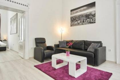 New high quality apartment in the city center - image 4