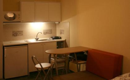 Royal Studio Apartment - image 4